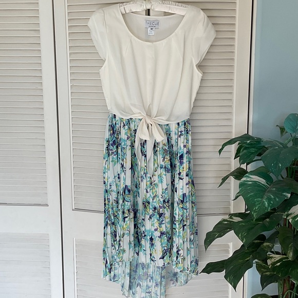 The Cue for Anthropologie Dresses & Skirts - The Cue for Anthropologie Cream Tie-Waist High-Low Dress with Floral Skirt